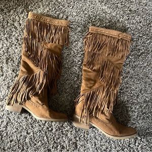 Size 9- Fringe Boots
